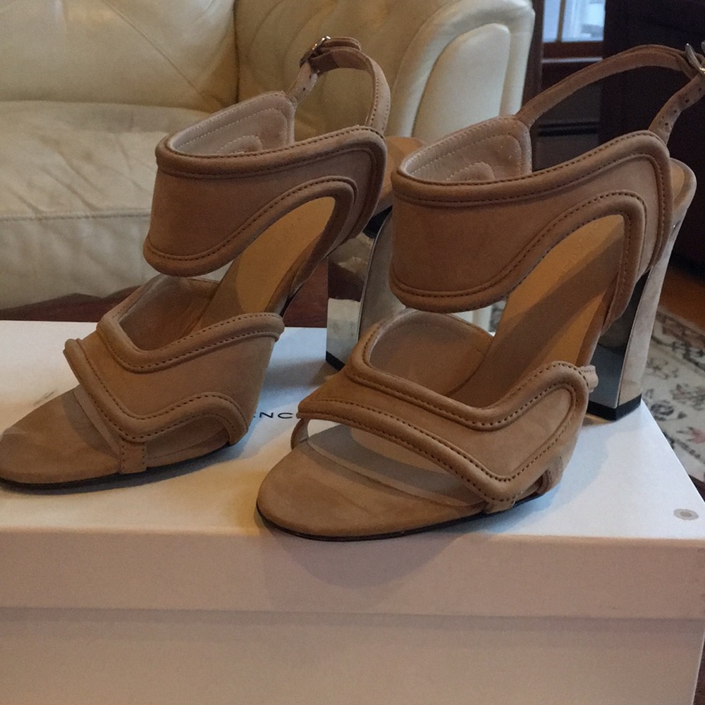 Balenciaga shoes size 37C beige suede